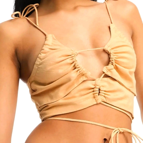 ASOS Design Beige Keyhole Front Summer Baddie Festival Going Out  Crop Top - Picture 1 of 7